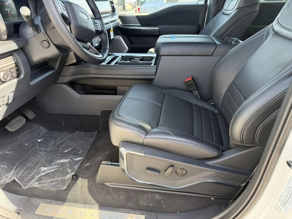 New 2026 Star White Metallic Tri-Coat Ford F-250® Platinum® image 27