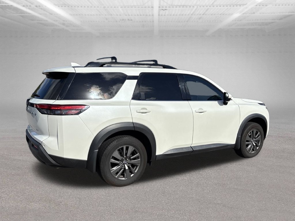 Used 2022 White Nissan SV image 3