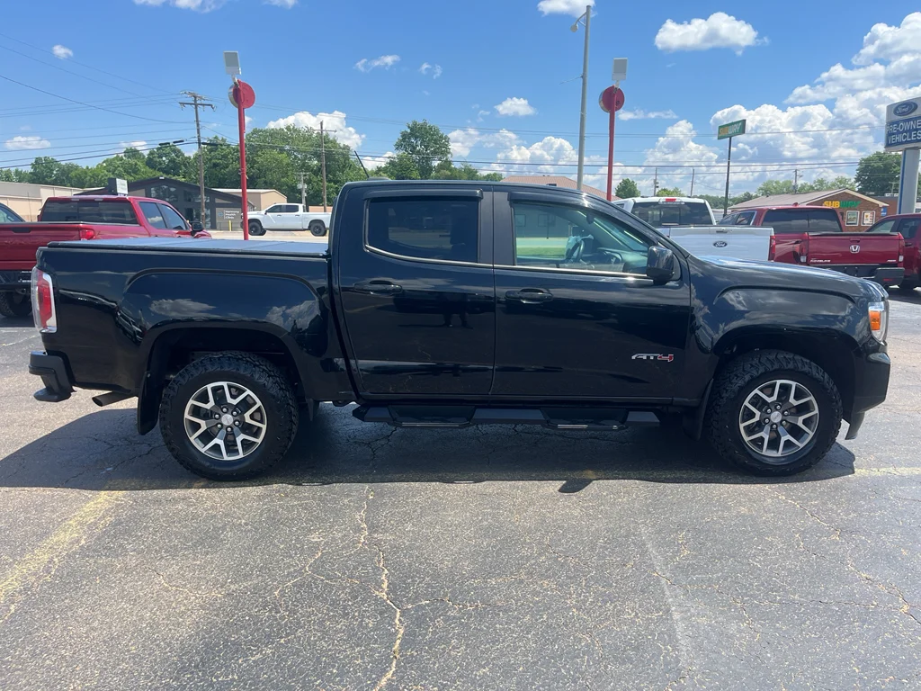 Used 2021 Onyx Black GMC 4WD AT4 w/Cloth image 4