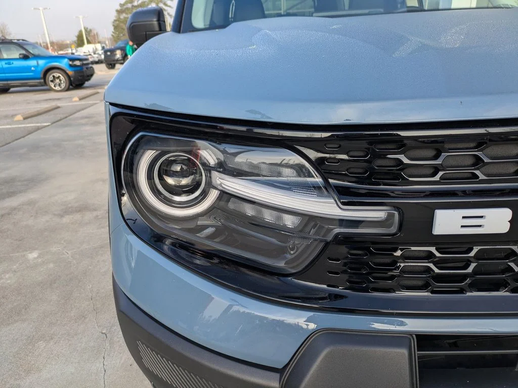 New 2025 Azure Gray Metallic Tri-Coat Ford Outer Banks image 9