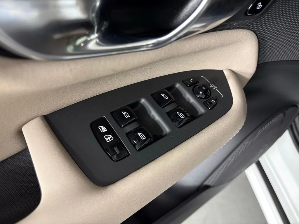 New 2026 White Volvo B5 Core image 15