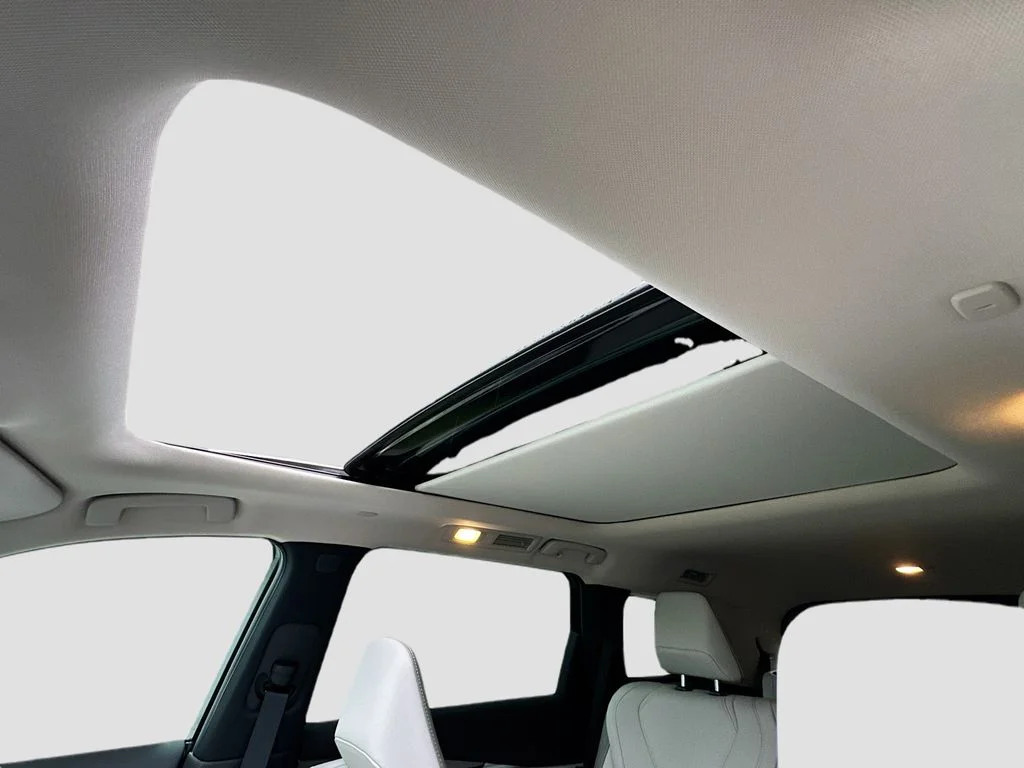 New 2027 RADIANT WHITE INFINITI Luxe FWD image 23