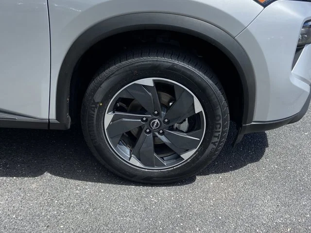 2025 Nissan Rogue SV - Photo 8
