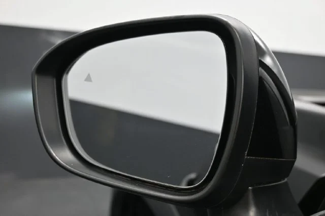 Used 2022 Black Nissan SV image 4