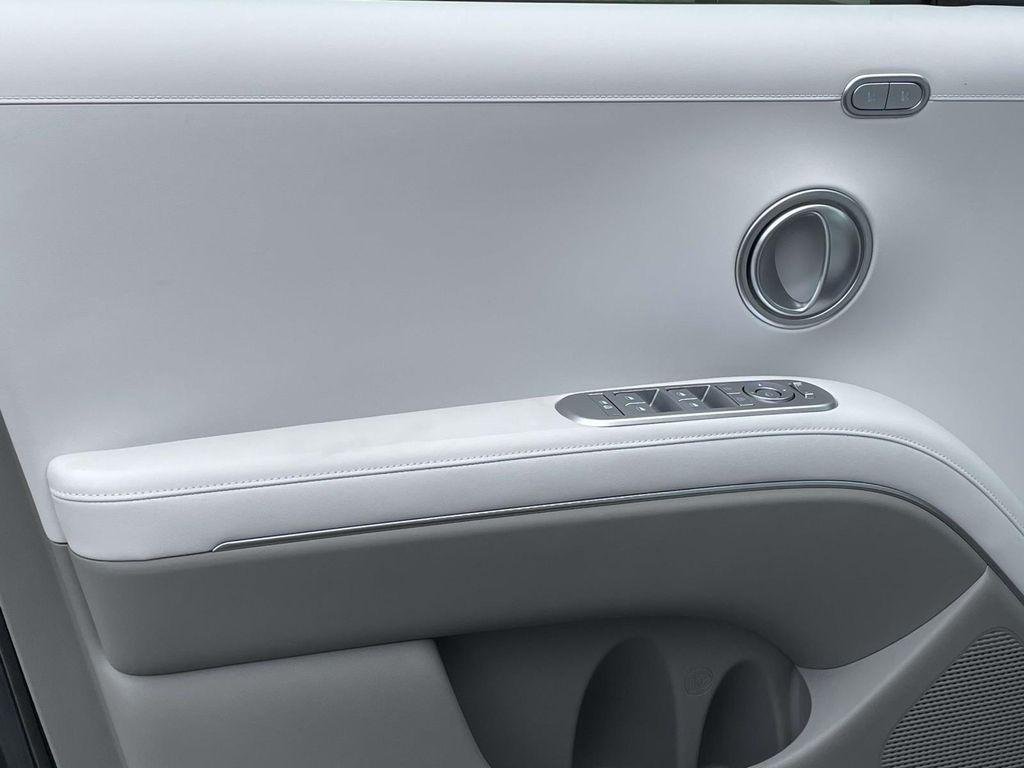 New 2026 Red Hyundai SEL Premium 7P image 14
