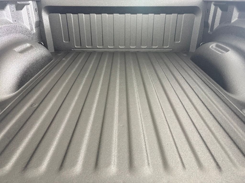 New 2026 Bright White Clear-Coat Exterior Paint RAM Tradesman image 18