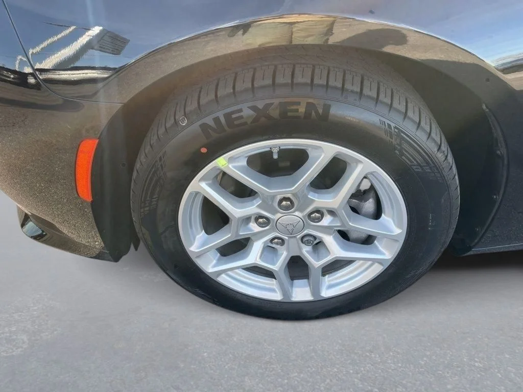 New 2026 Diamond Black Crystal Pearlcoat Dodge R/T image 9