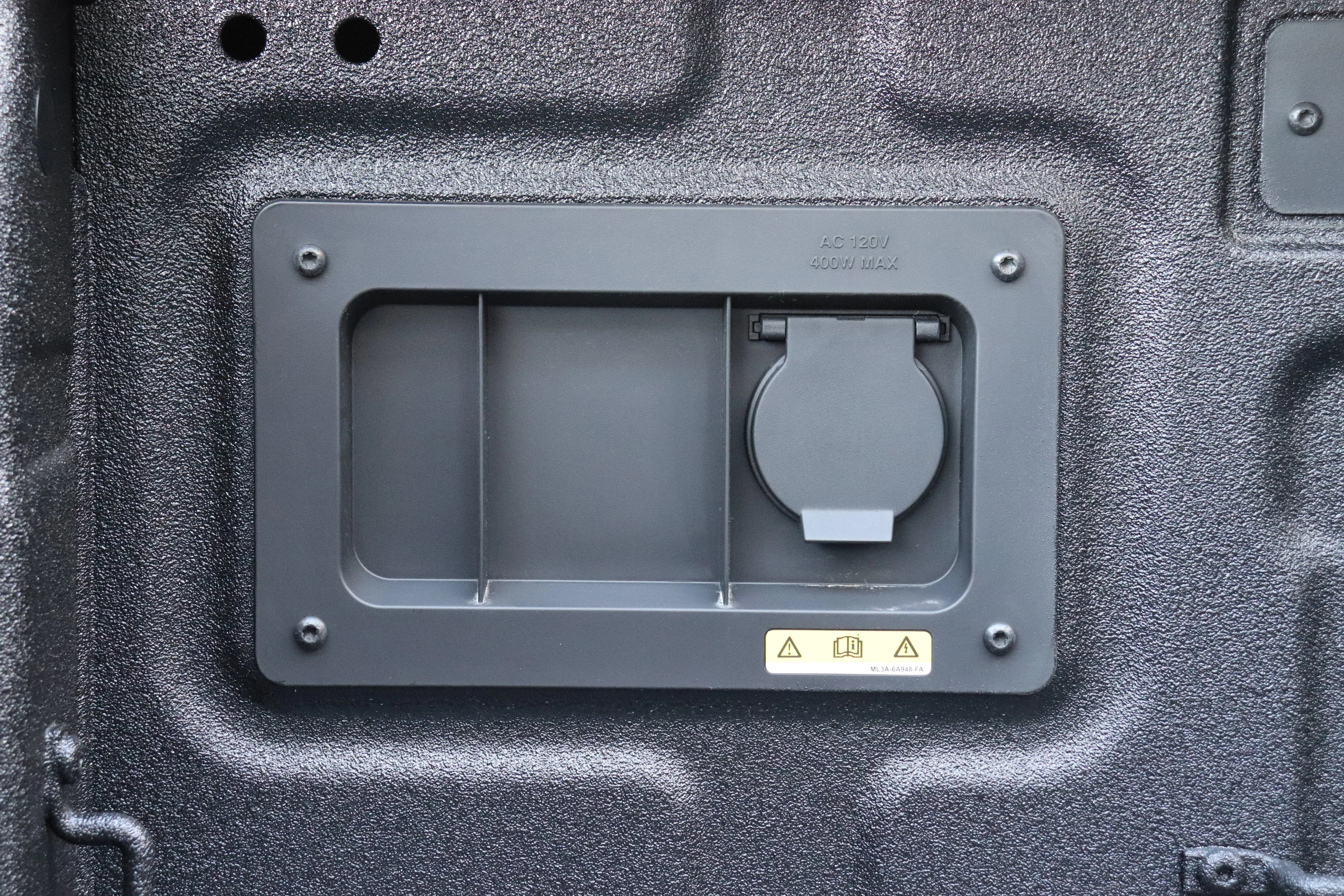 New 2026 SHADOW BLACK Ford XLT image 5