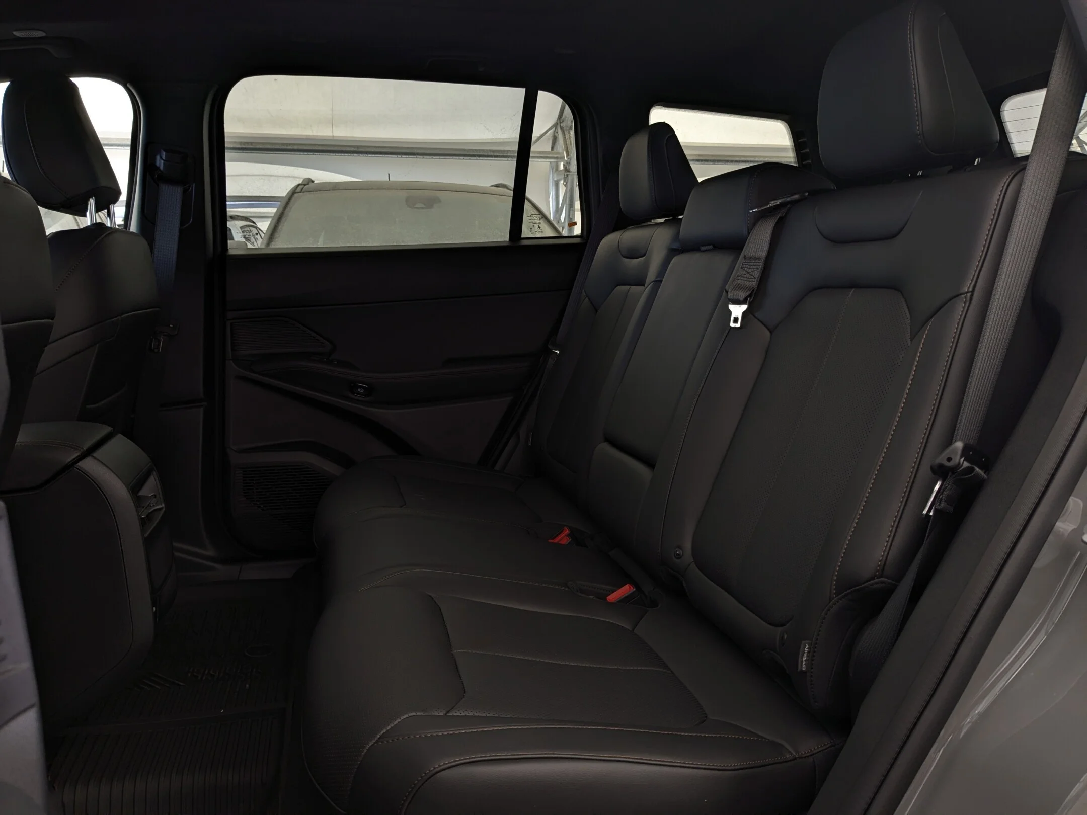 New 2026 Grey Jeep Limited - - Hybrid - Dual-Pane Pano Sunroof - Capri Leatherette - Power Liftgate & More! image 27