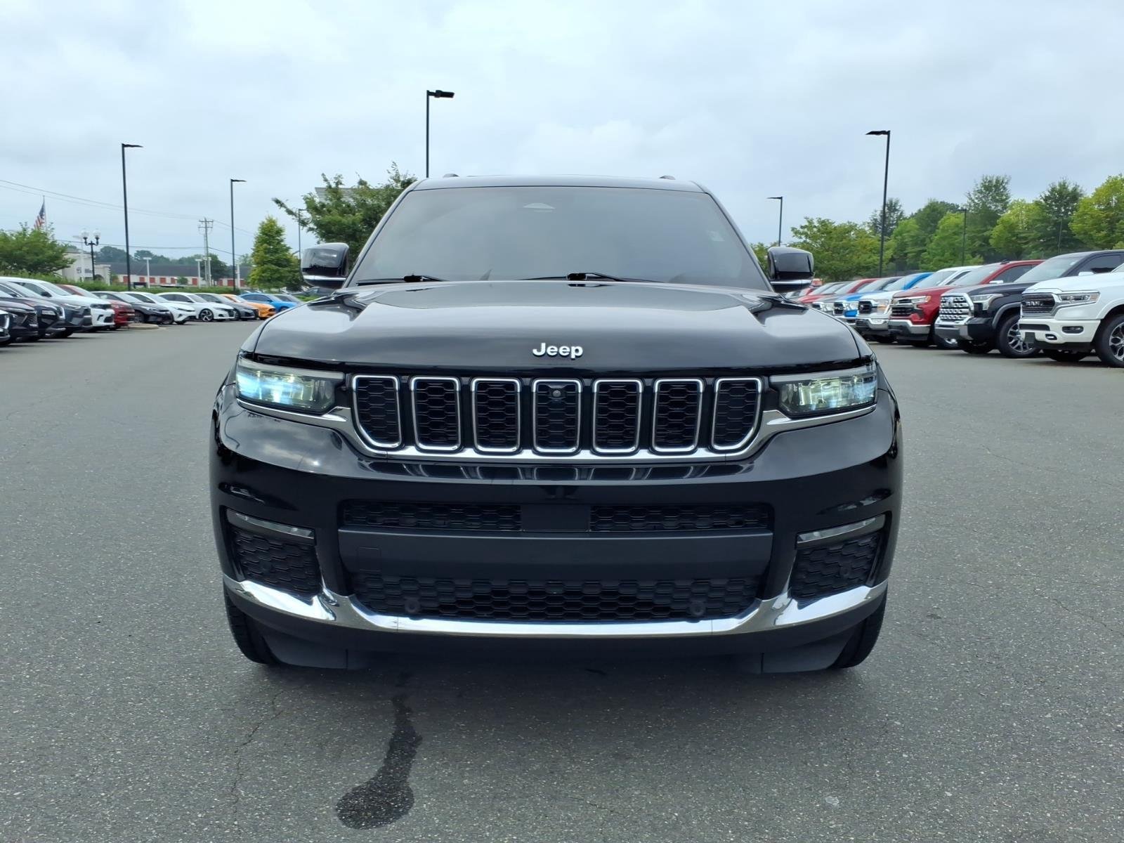 Used 2021 Diamond Black Crystal Pearlcoat Jeep Limited image 14