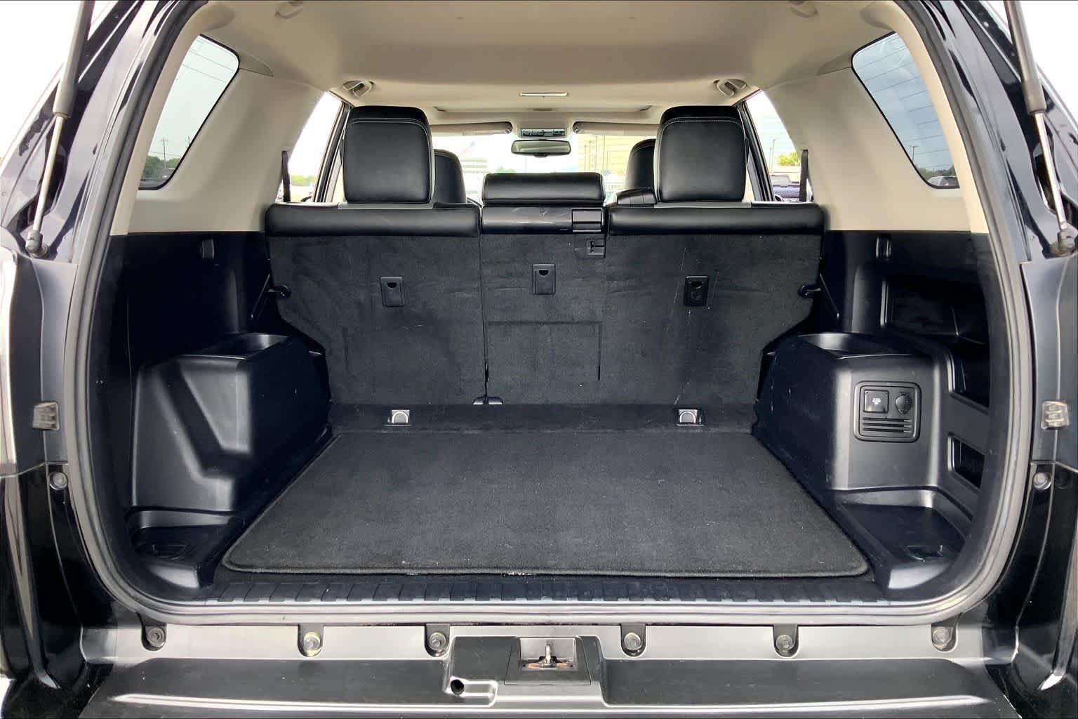 Used 2015 Attitude Black Metallic Toyota SR5 image 34