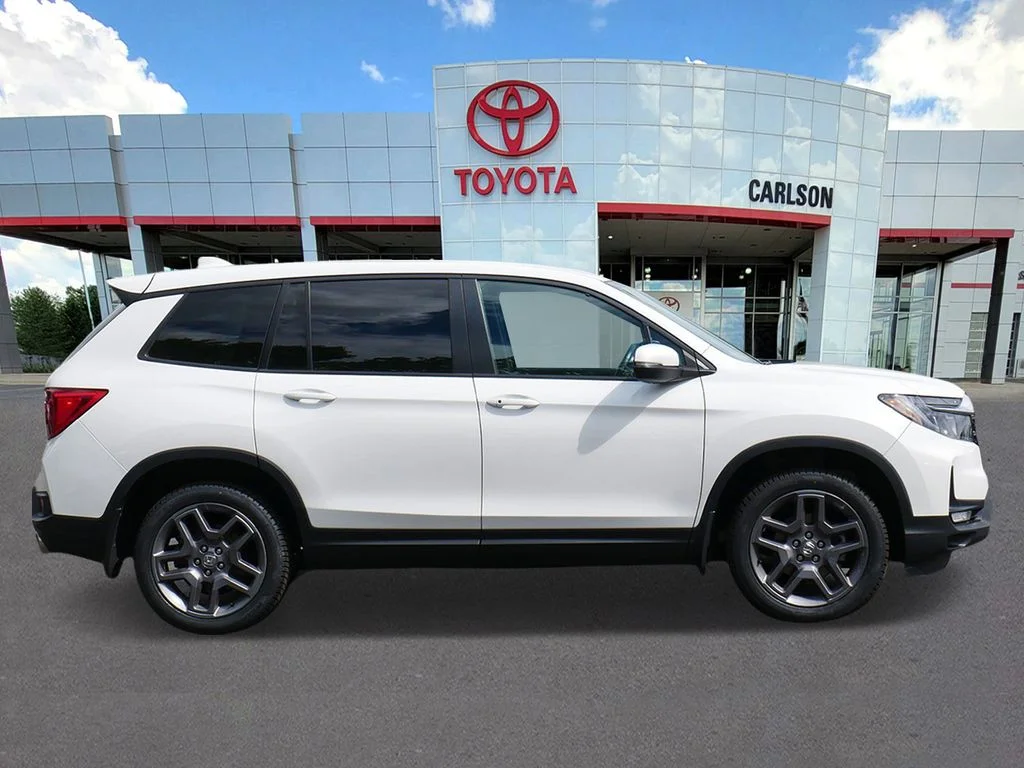 Used 2023  Honda EX-L image 4