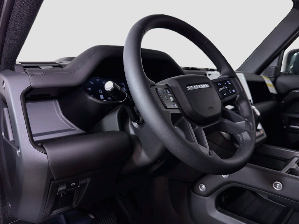 New 2026 Santorini Black Land Rover X-Dynamic SE image 9