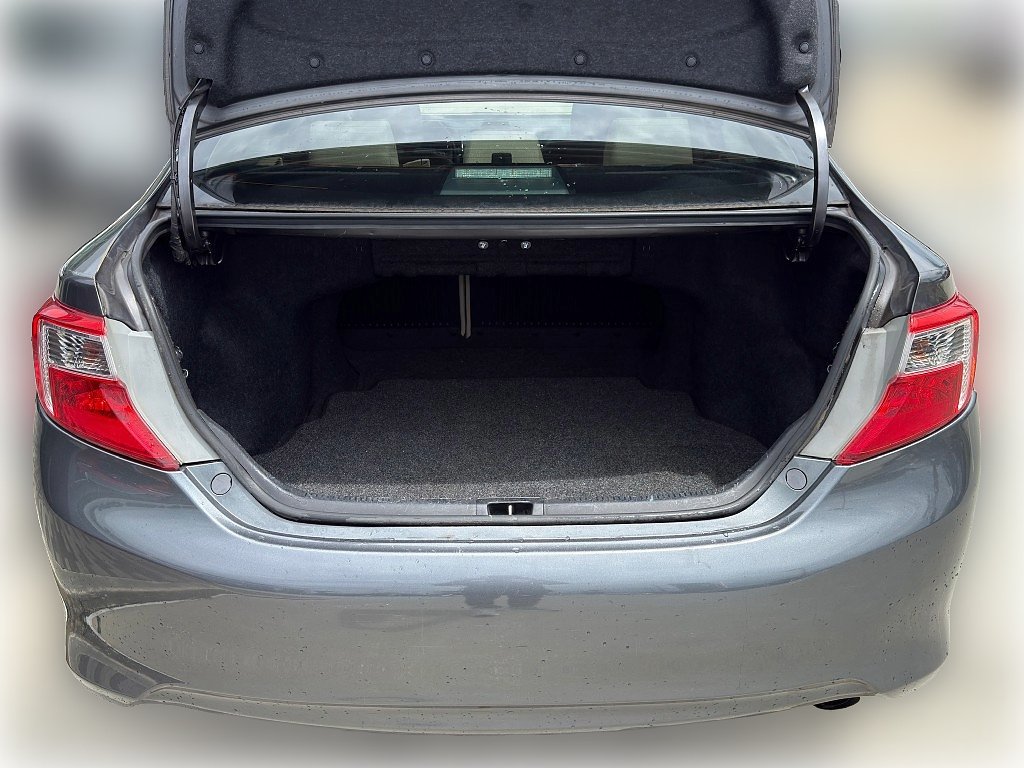 Used 2014 GRAY Toyota XLE image 6