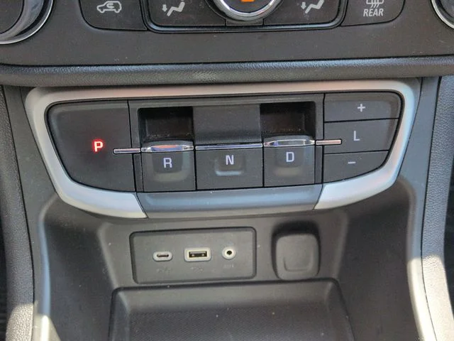 Used 2023 White GMC SLE image 18
