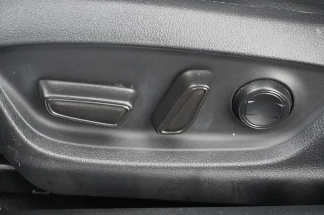 Used 2019  Toyota LE image 17