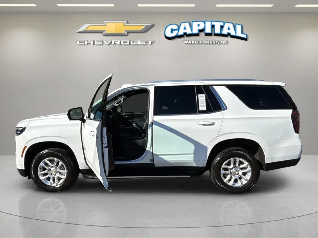 Used 2025 Summit White Chevrolet LT image 9