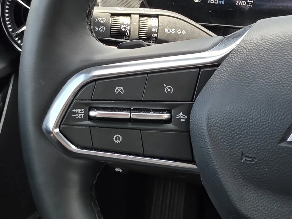 Used 2026 Summit White Chevrolet LT image 28