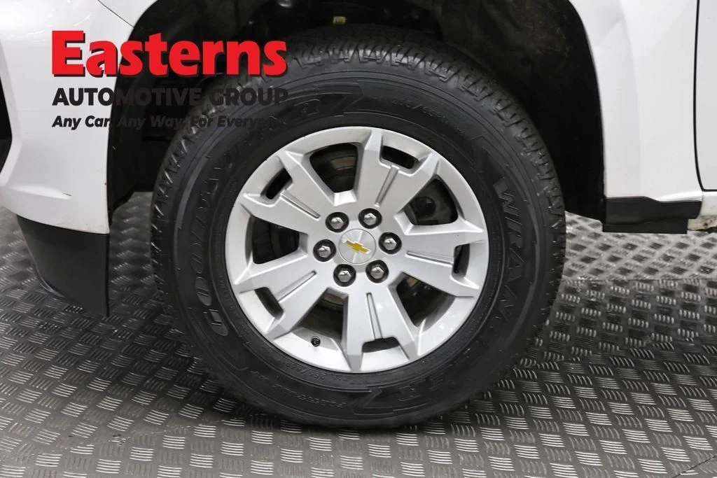 Used 2022 White Chevrolet LT image 35