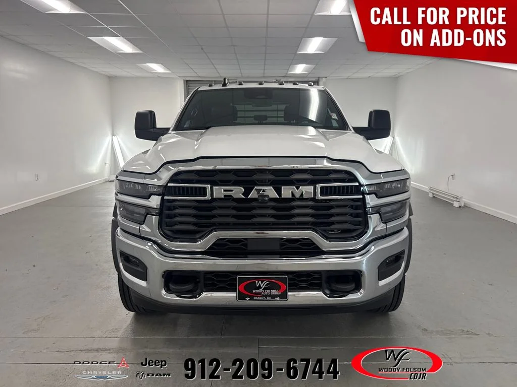 New 2026 Bright White Clear-Coat Exterior Paint RAM Tradesman image 2