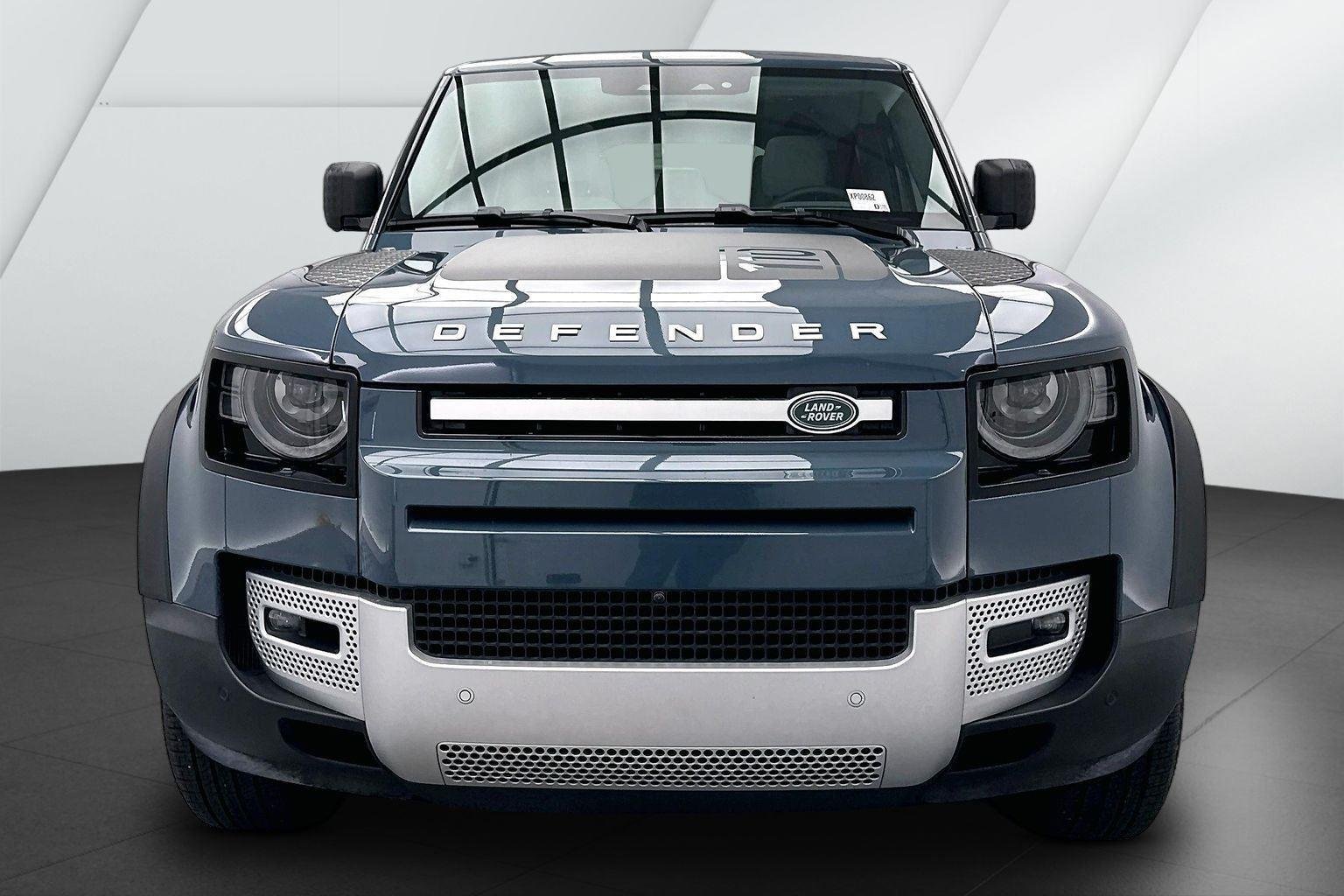 Used 2025 Tasman Blue Metallic Land Rover S image 2