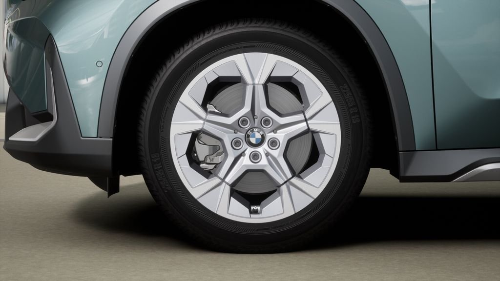 New 2026 Cape York Green Metallic BMW xDrive28i image 31