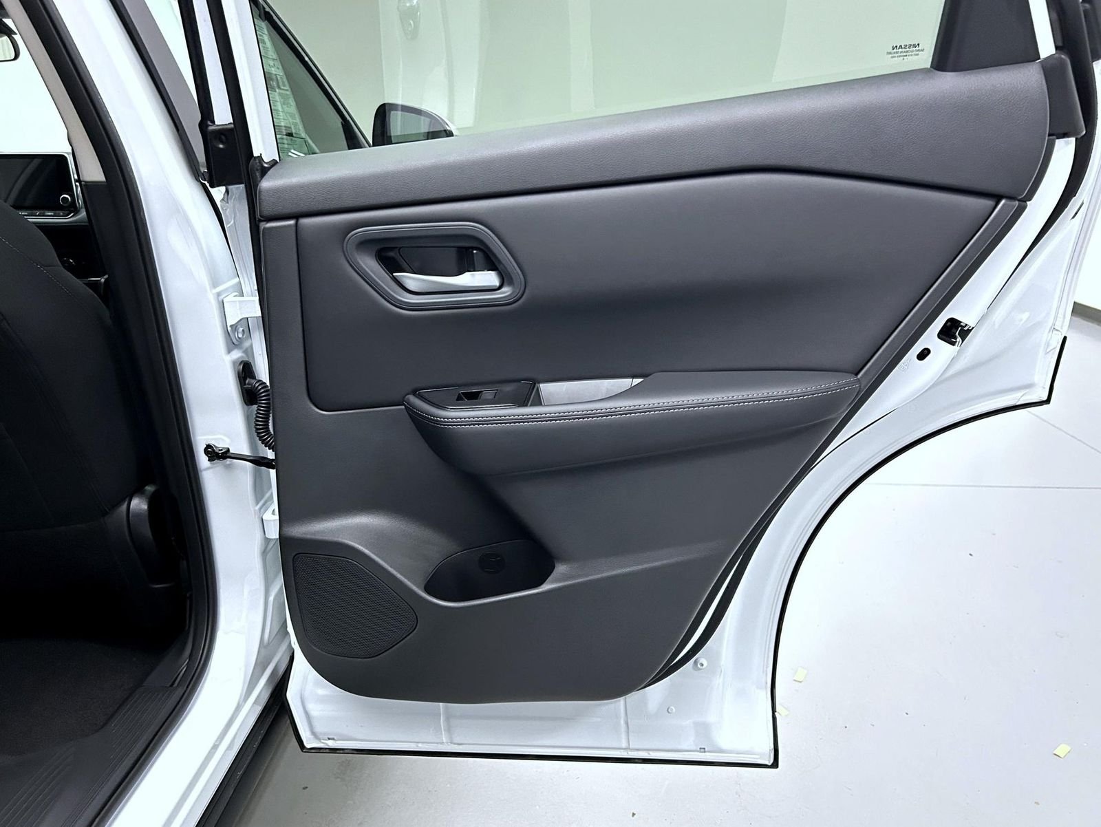 New 2026 Everest White Pearl TriCoat Nissan SV image 17