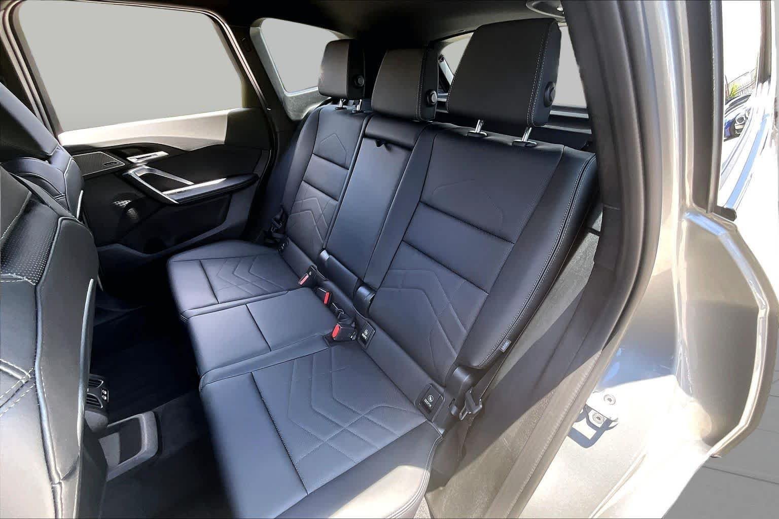 Used 2026 Space Silver Metallic BMW xDrive28i image 18