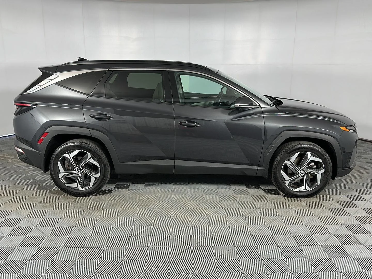 Used 2023 Portofino Gray Hyundai Limited image 16