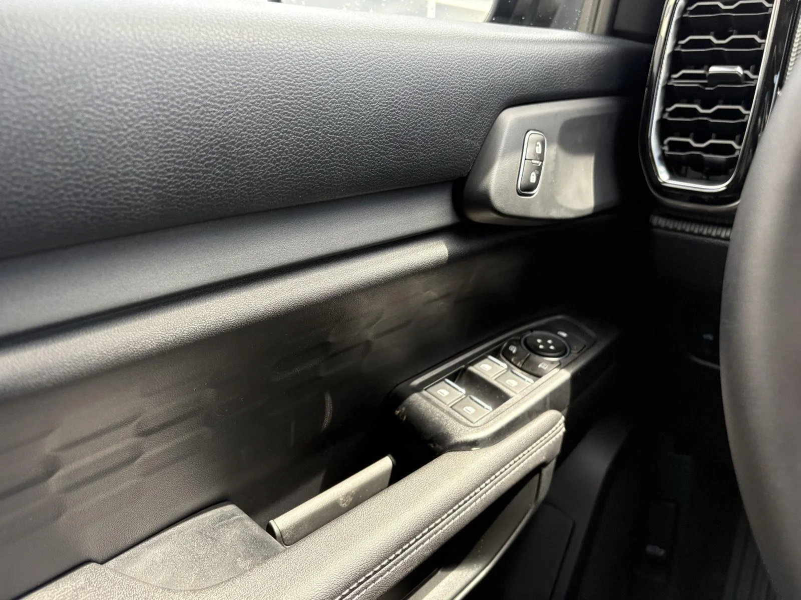 New 2026 Marsh Gray Ford XLT image 14