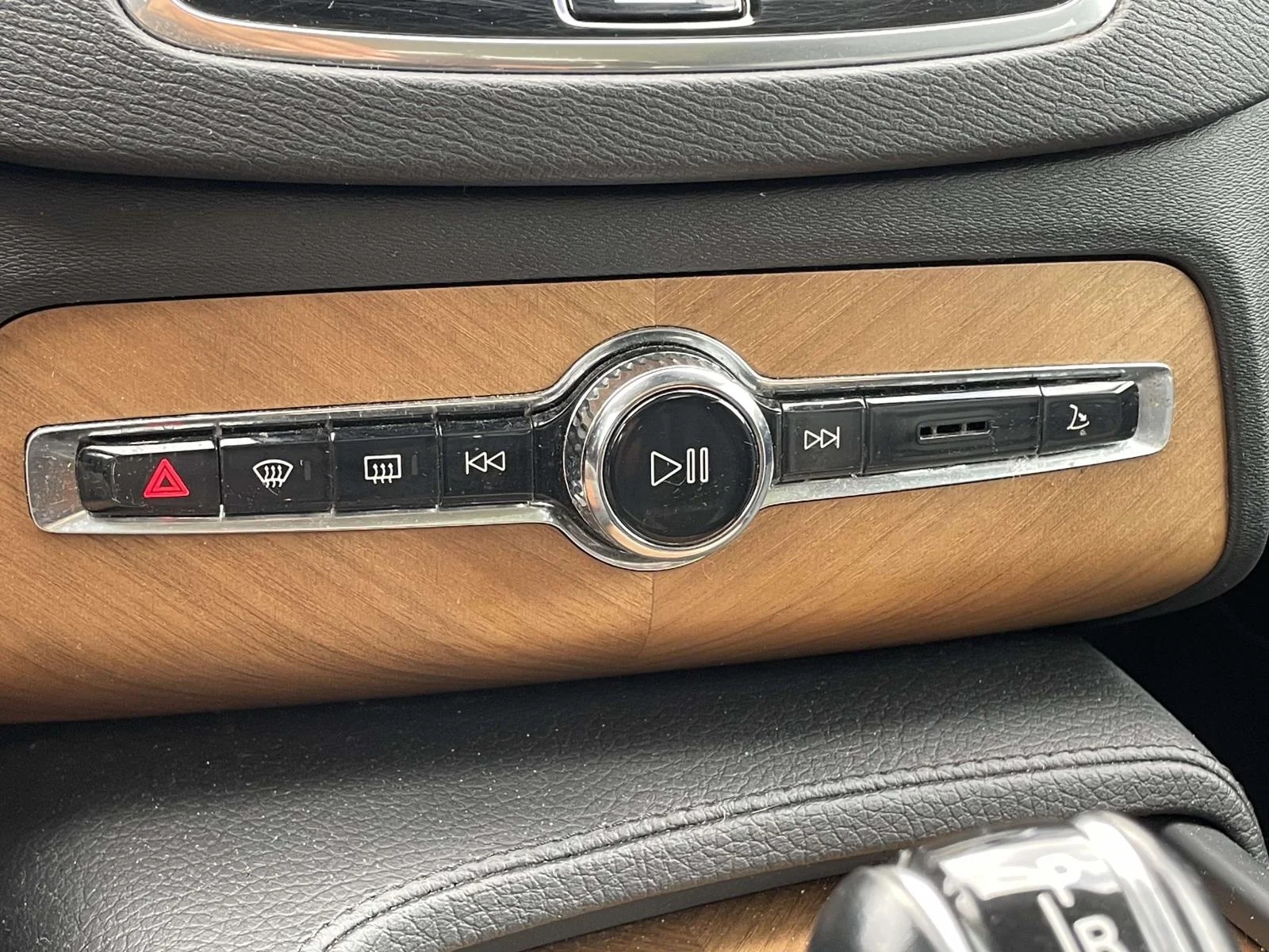 2022 Volvo XC90 Momentum - Photo 19