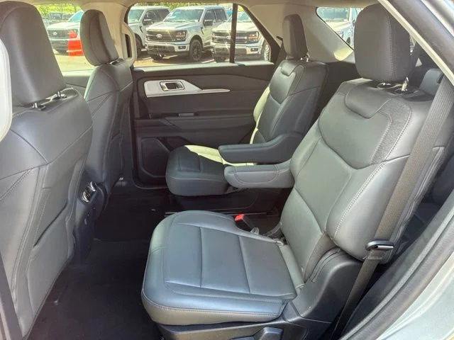 Used 2025 Iconic Silver Metallic Ford Active image 20