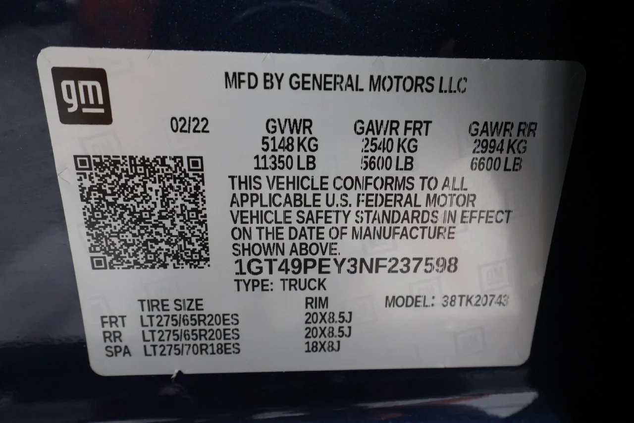Certified Used 2022 PACIFIC BLUE METALLIC GMC AT4 image 34