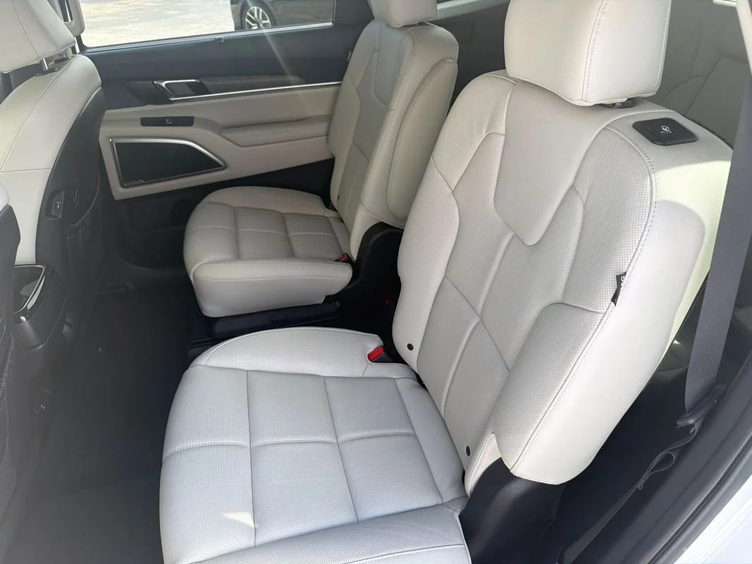 Used 2023 White Kia EX image 21