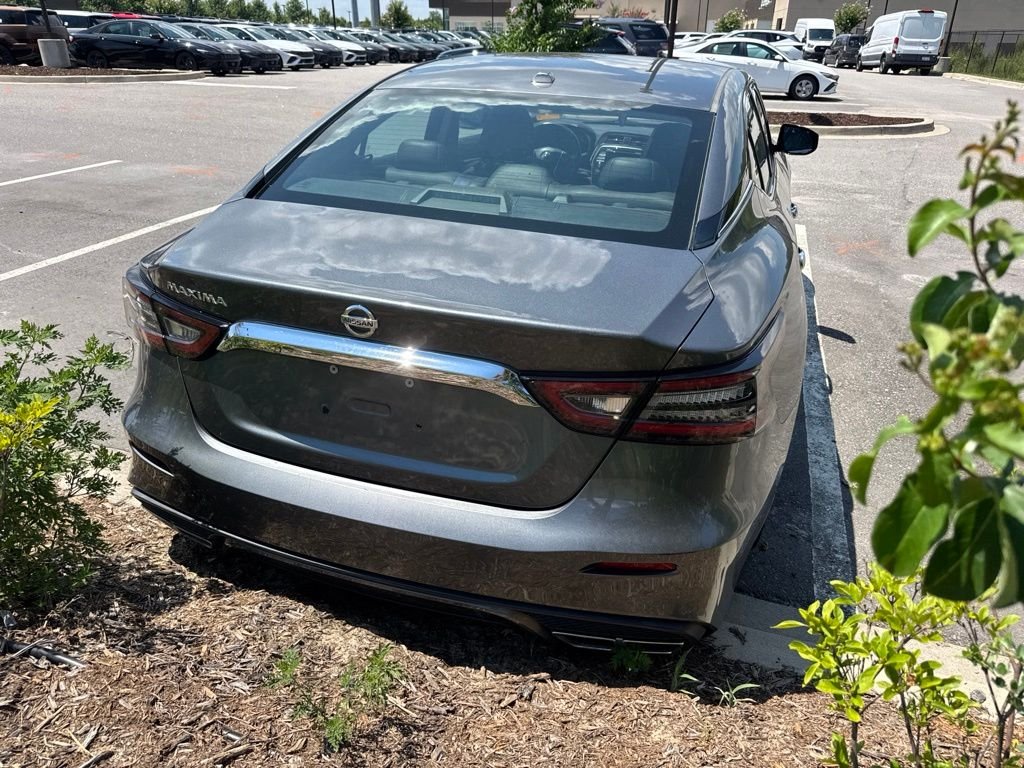 Used 2019 Gray Nissan 3.5 S image 3
