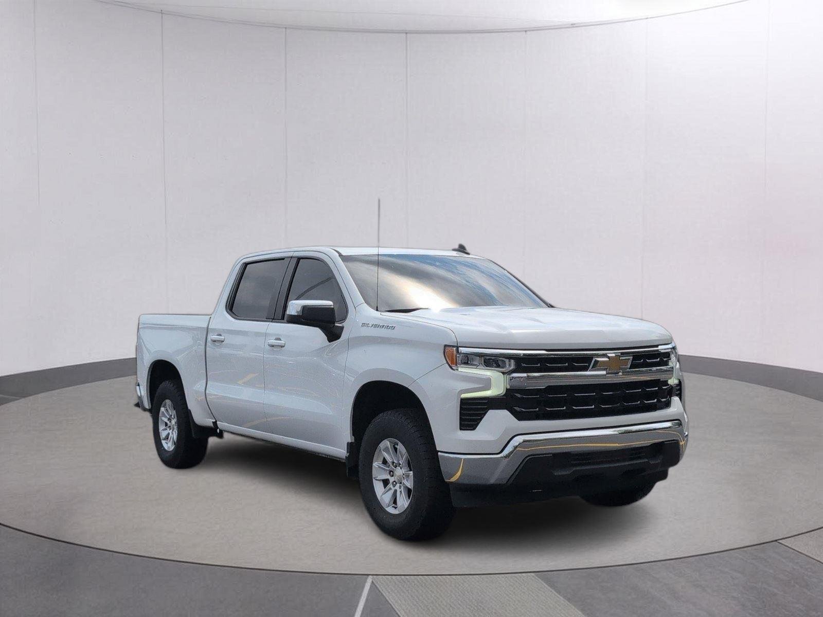 Used 2022 Summit White Chevrolet LT image 8