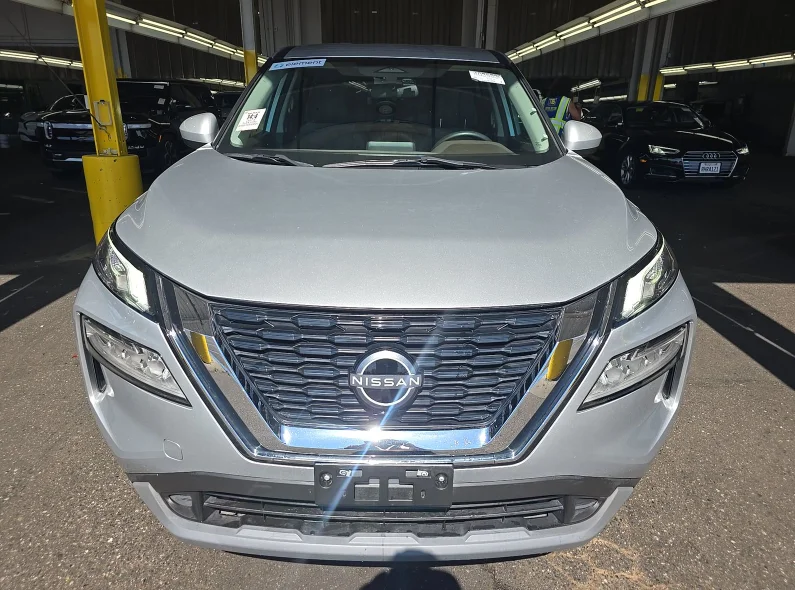 Certified Used 2023 Silver Nissan SV image 6