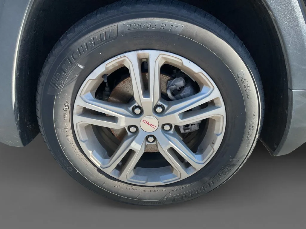Used 2023 EBONY TWILIGHT METALLIC GMC SLE image 13