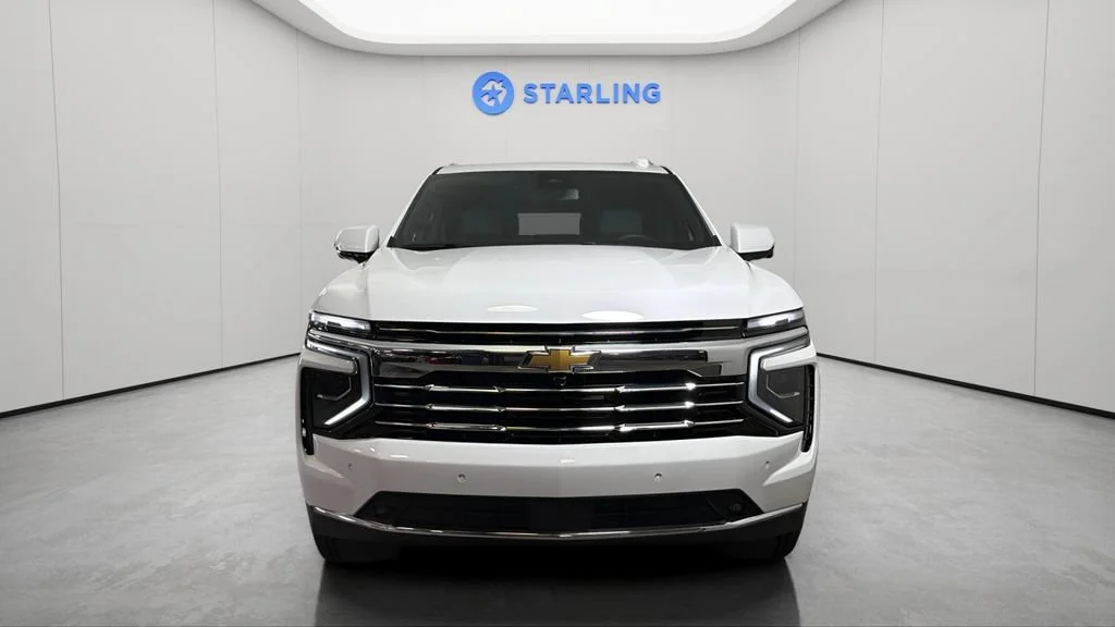 Used 2025 Summit White Chevrolet LT image 16