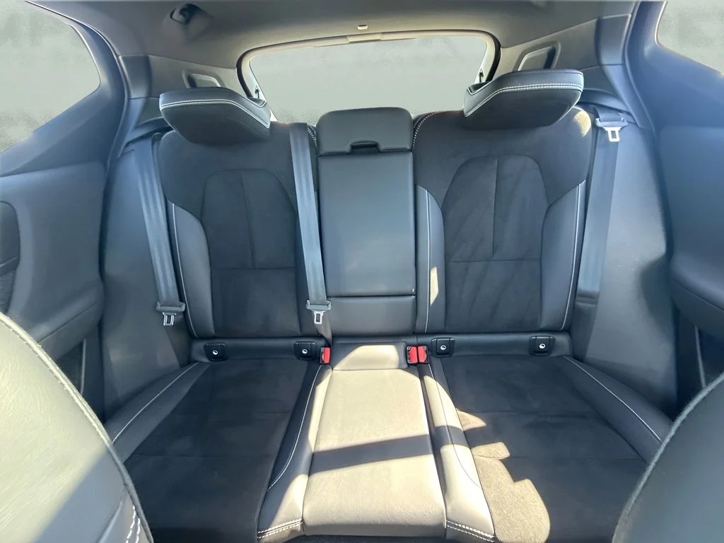 Used 2021 White Volvo R-Design image 11