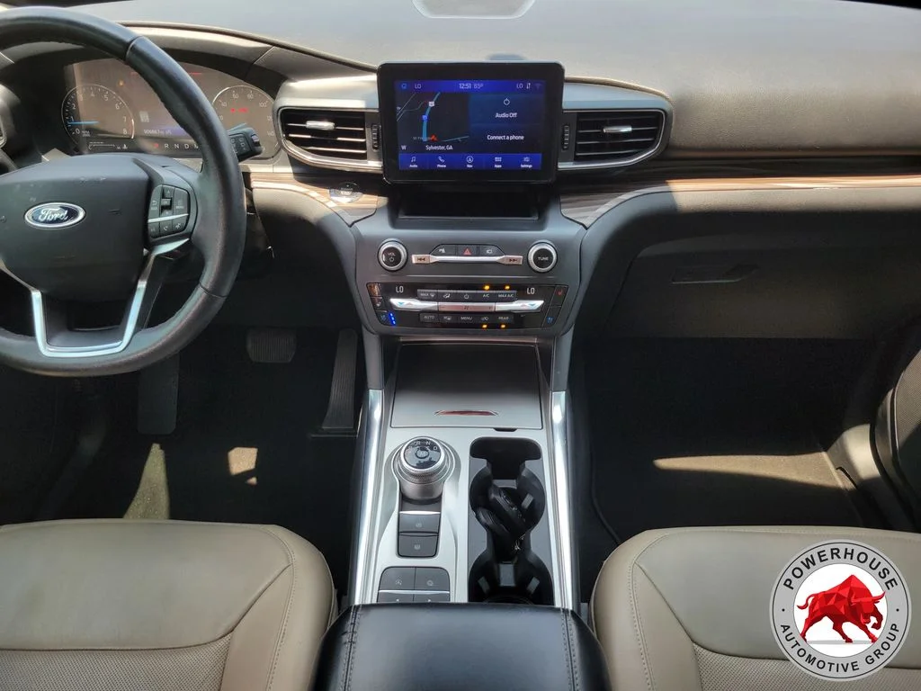 Used 2020 White Ford Limited image 21