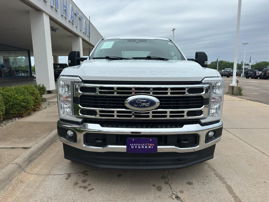 Used 2024 Oxford White Ford XLT image 10