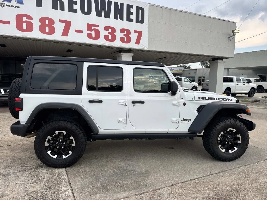 Used 2025 White Jeep Rubicon image 14