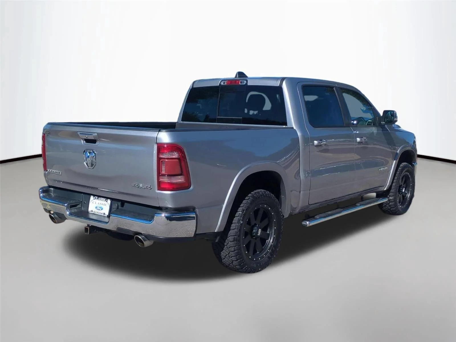 Used 2019 Billet Silver Metallic Clearcoat Ram Laramie image 5