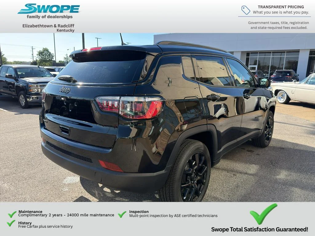 New 2026 Diamond Black Crystal Pearl-Coat Exterior Paint Jeep Latitude Altitude image 5