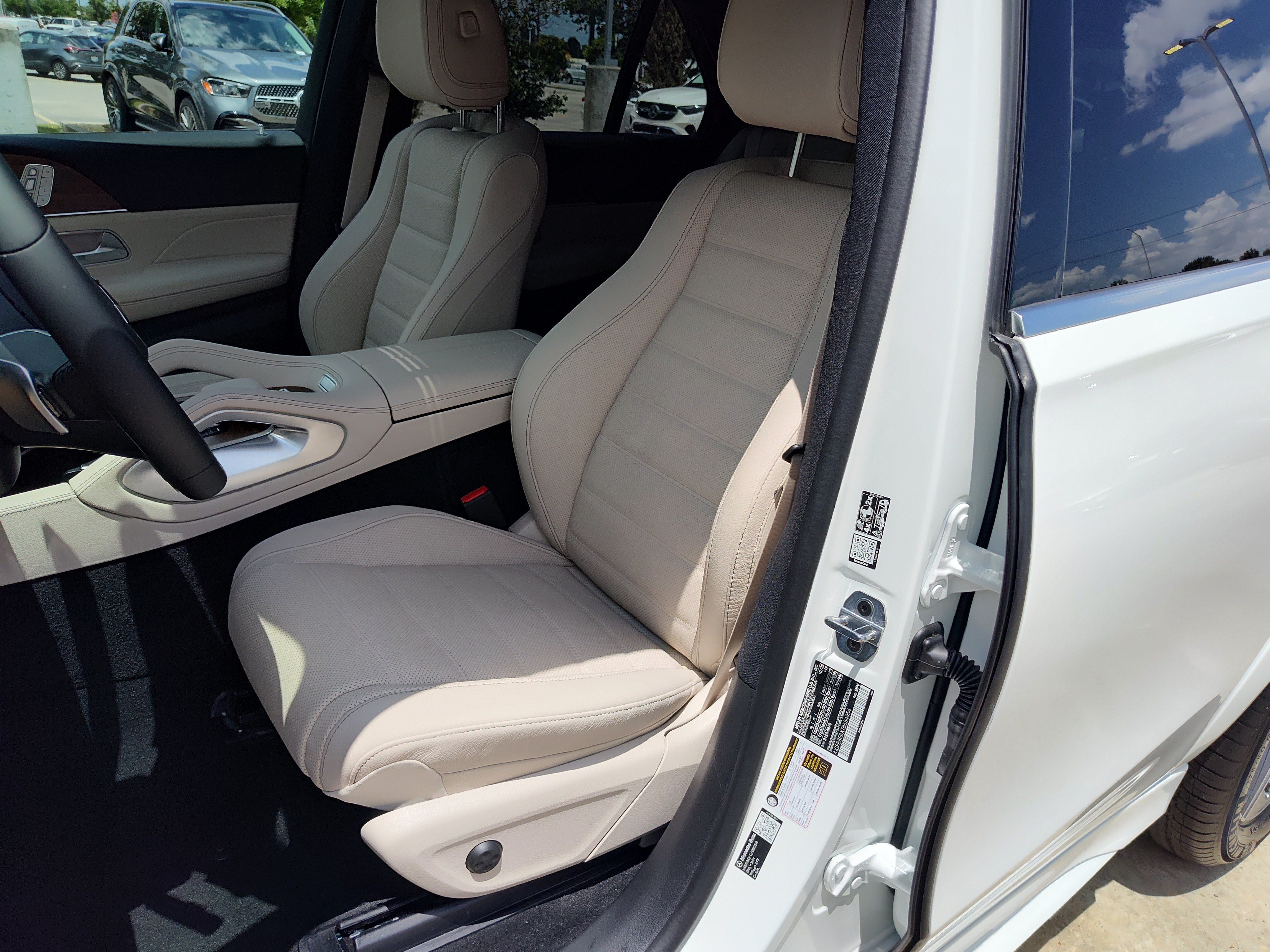 New 2026 Polar White Mercedes-Benz GLE 580 image 21