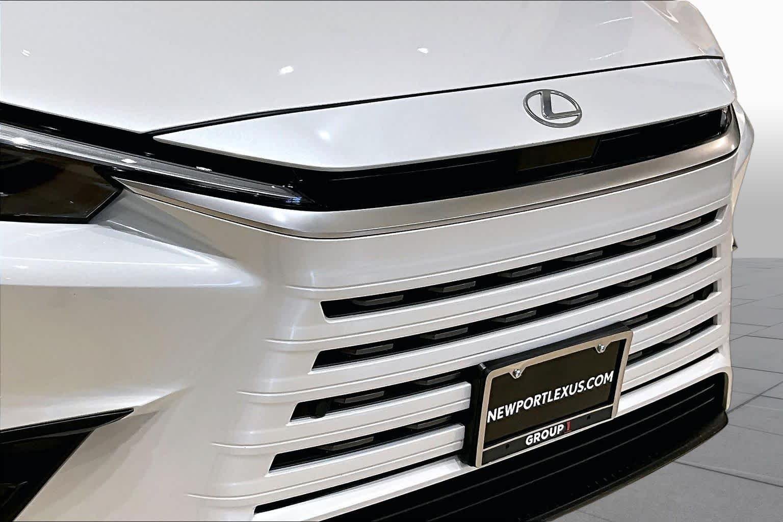 Certified Used 2025 Wind Chill Pearl Lexus  image 28