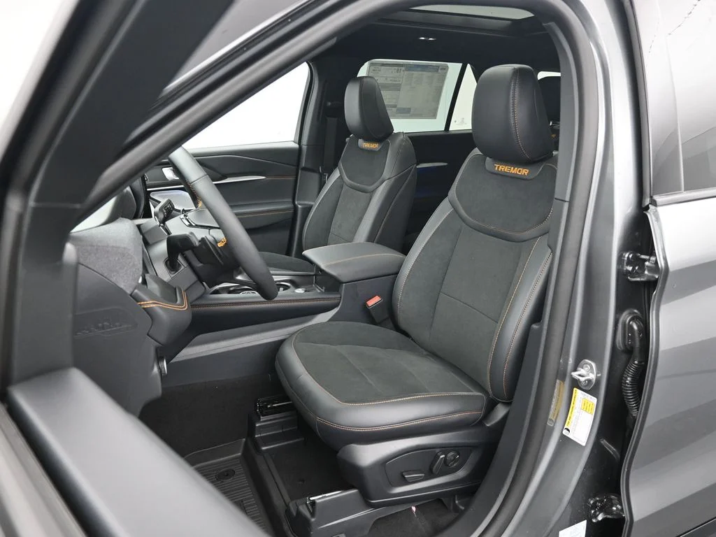 New 2026 Carbonized Gray Metallic Ford Tremor image 11