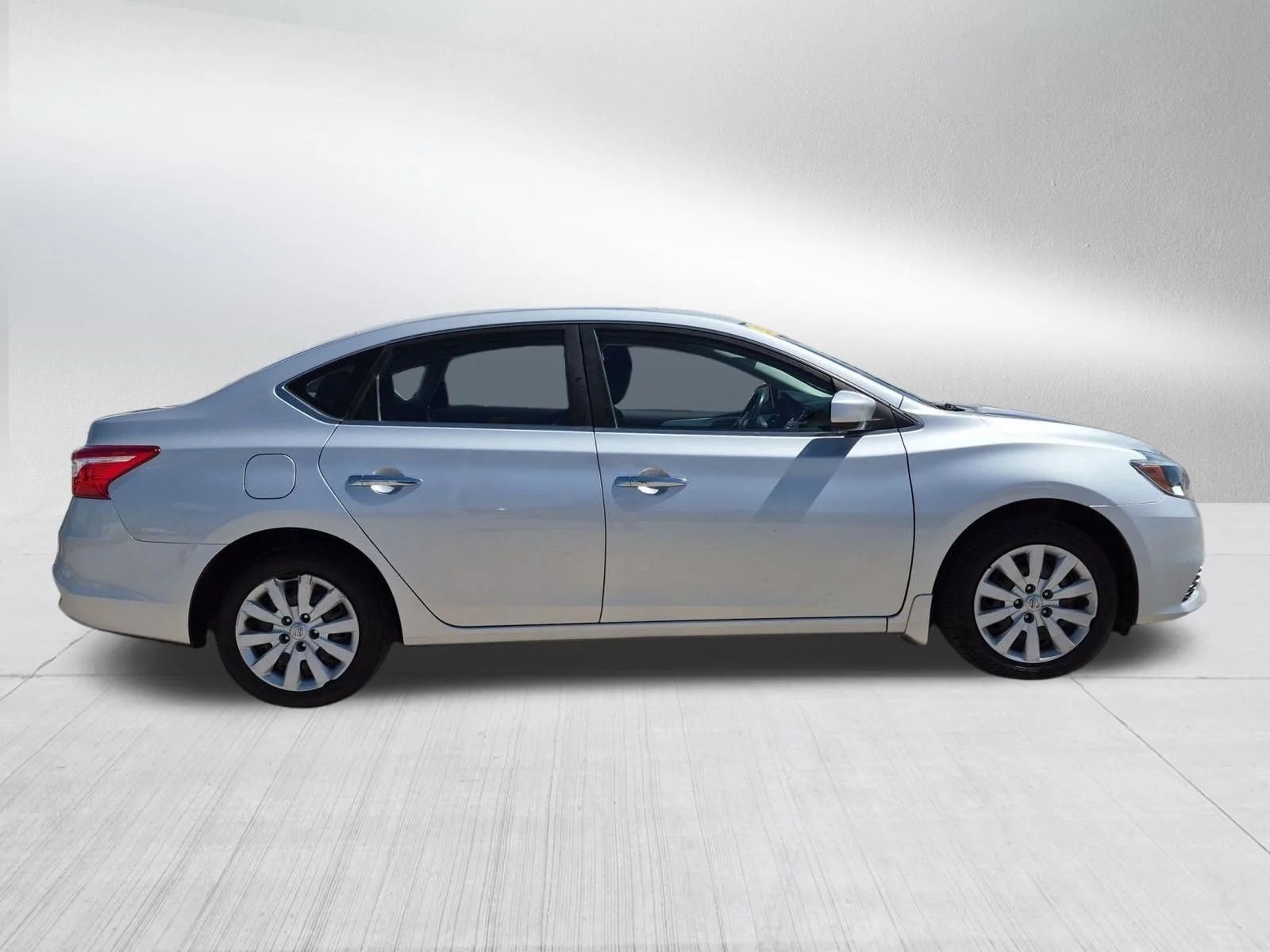 Used 2018 Brilliant Silver Nissan S image 7