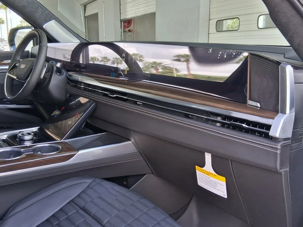 2027 Cadillac Escalade Platinum Sport - Photo 16
